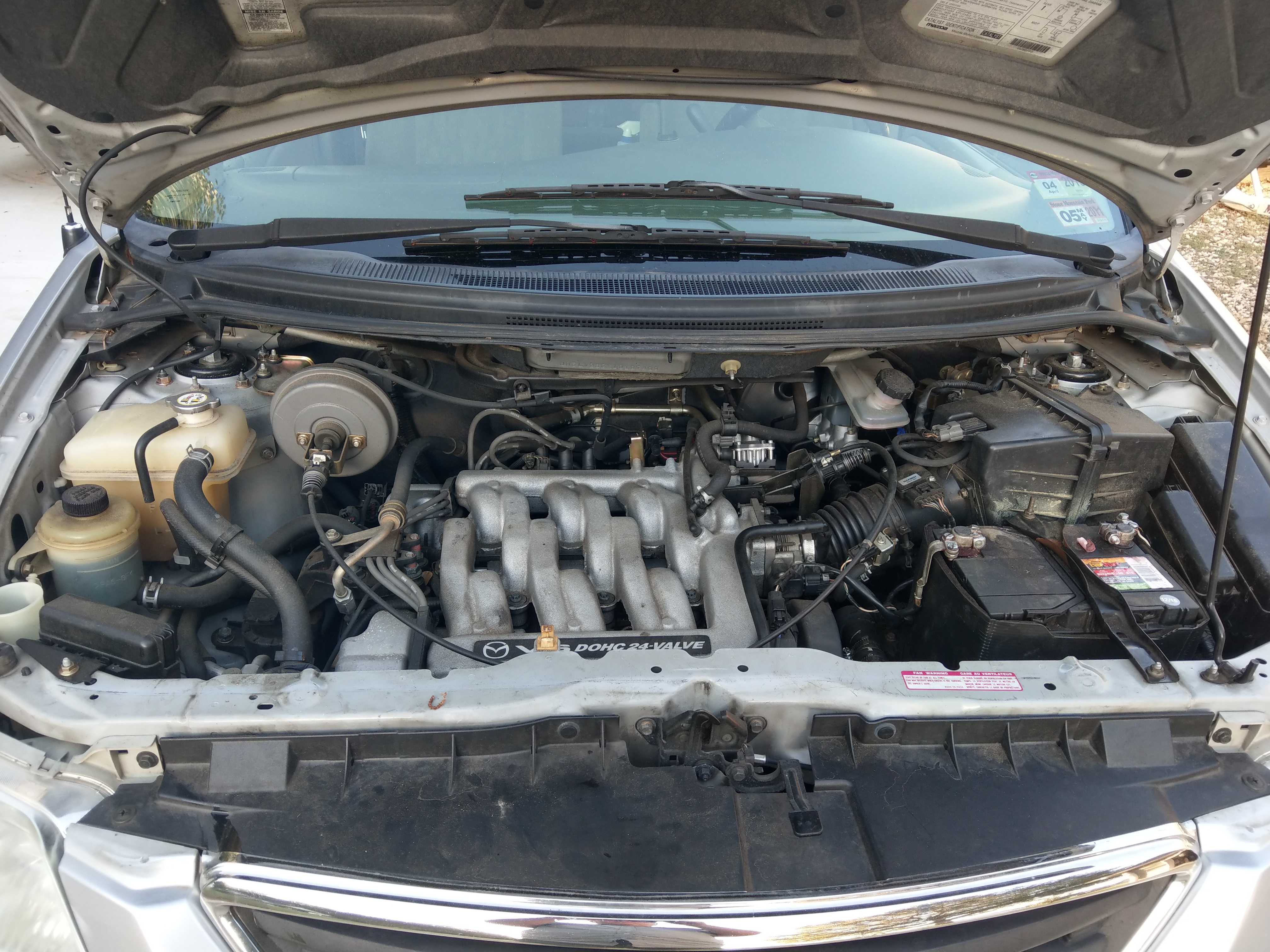 2001 Mazda MPV LX; Picture: Engine front view